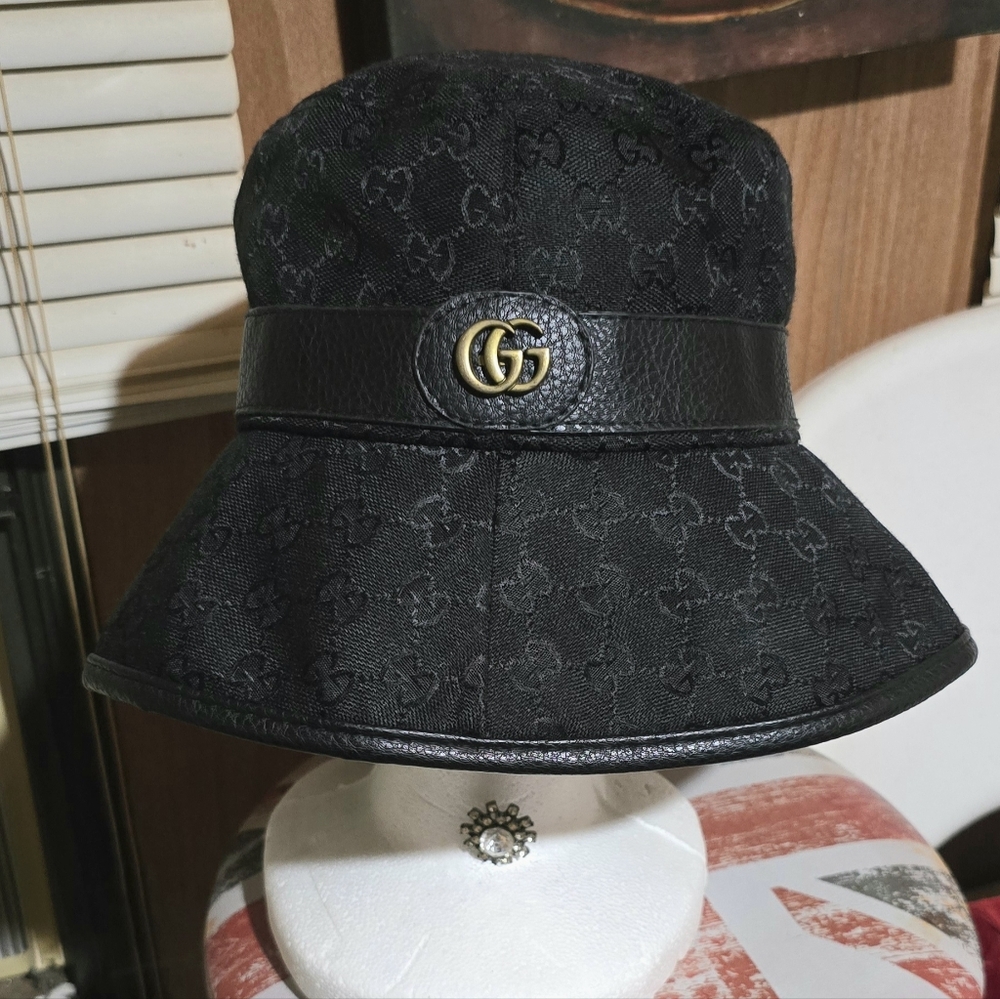 GUCCI Original GG canvas bucket hat - L
